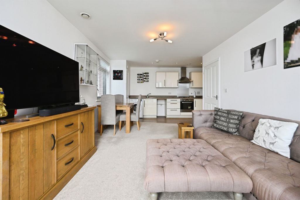 Property photo 3 of 11