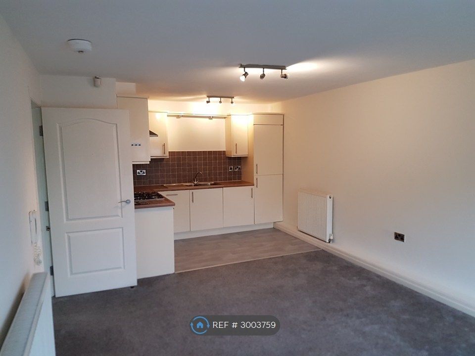 Property photo 3 of 12
