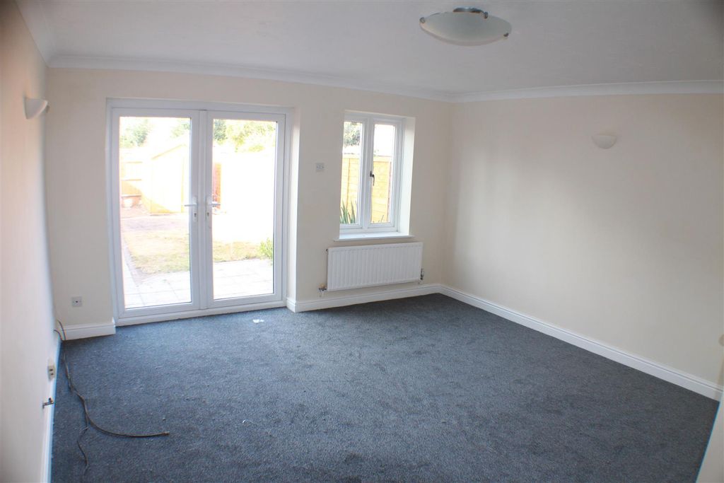 Property photo 3 of 9 Gallery