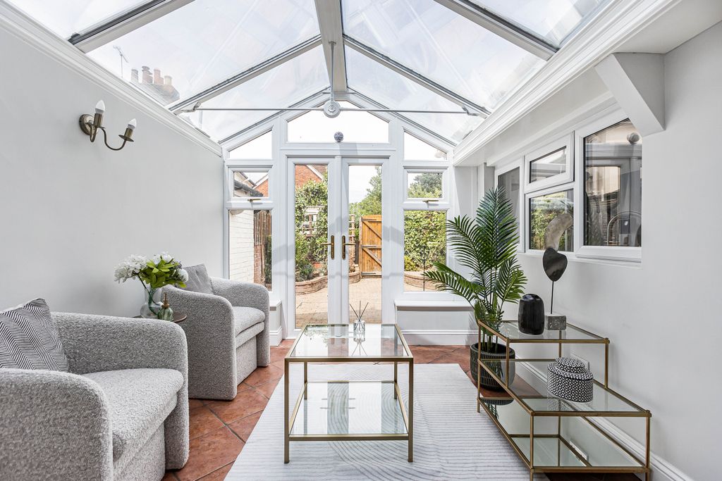 Property photo 3 of 14 Conservatory