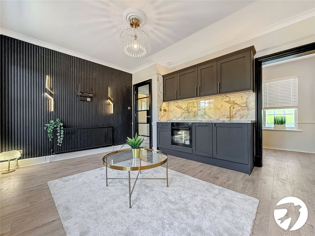 Property photo 2 of 17 Kitchen/Lounge