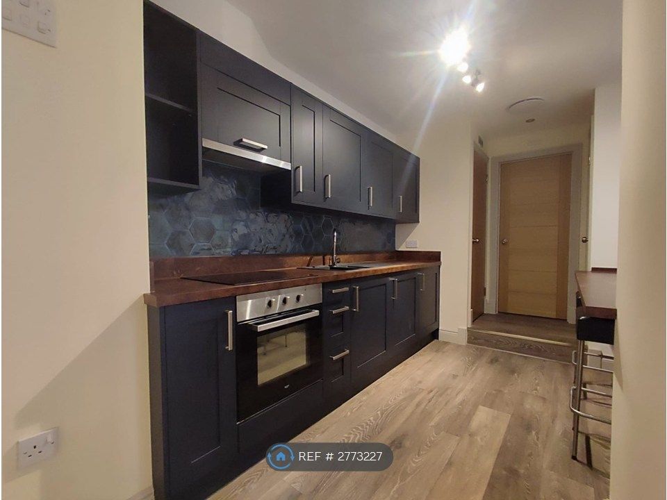 Property photo 1 of 8 Kitchen