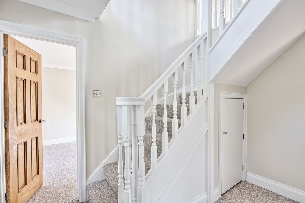 Property photo 2 of 38 5