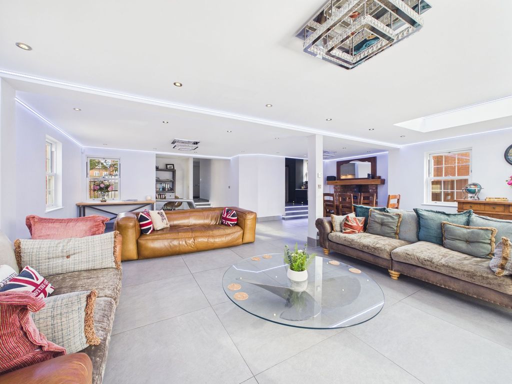 Property photo 2 of 49