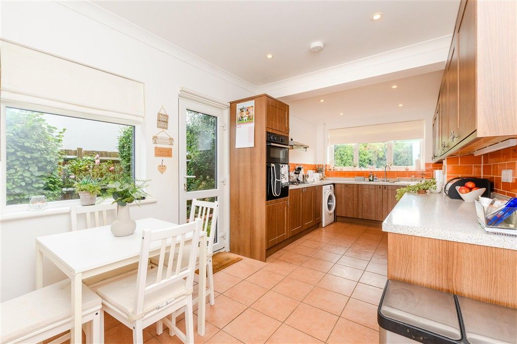 Property photo 2 of 12 Kitchen