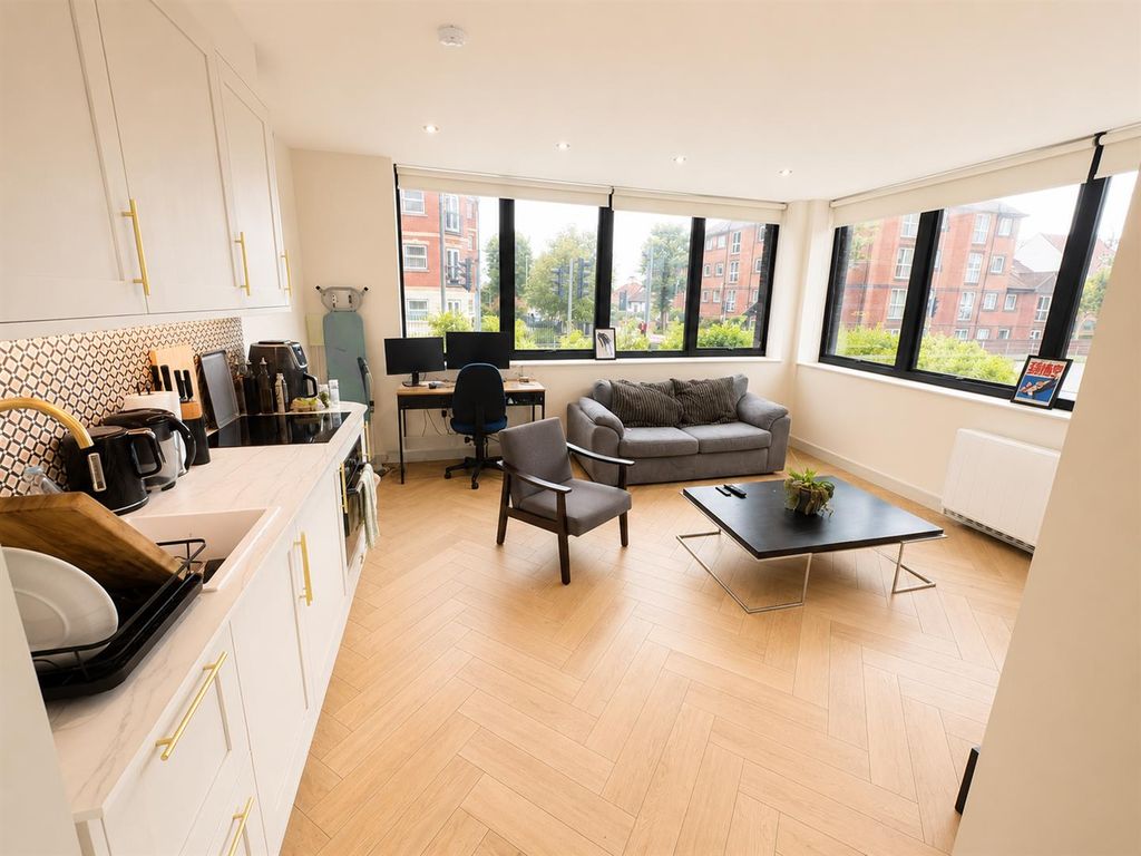 Property photo 1 of 5 Lounge.Png