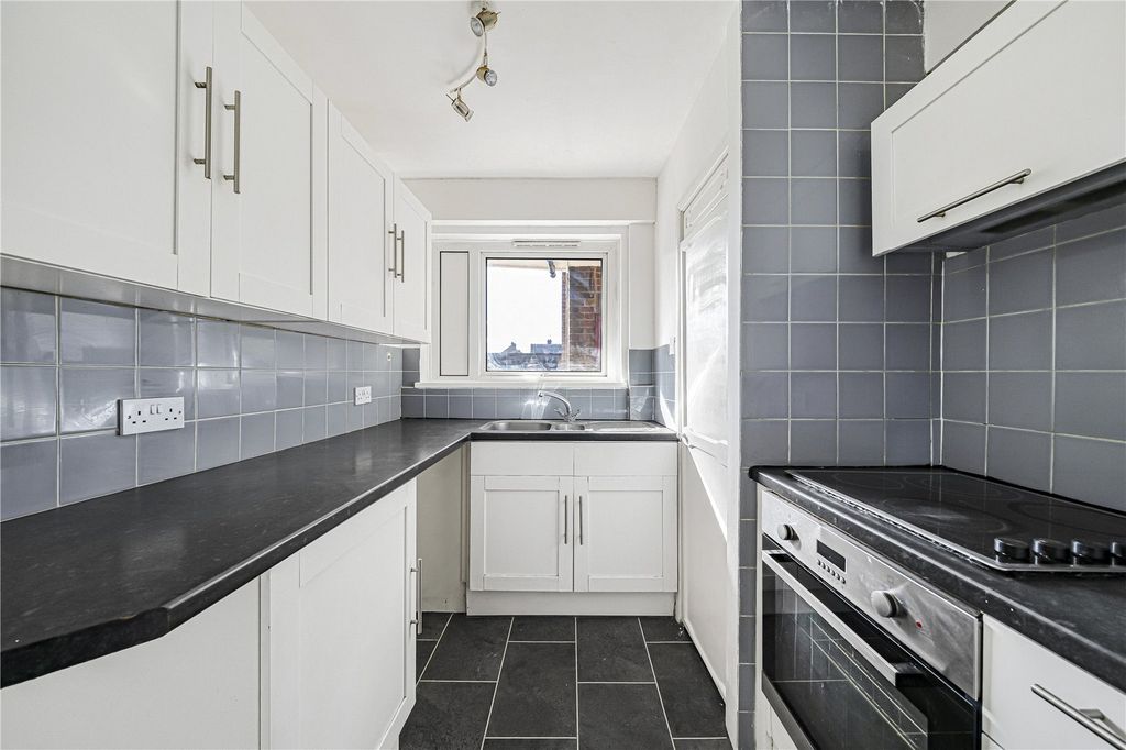 Property photo 2 of 21 Kitchen