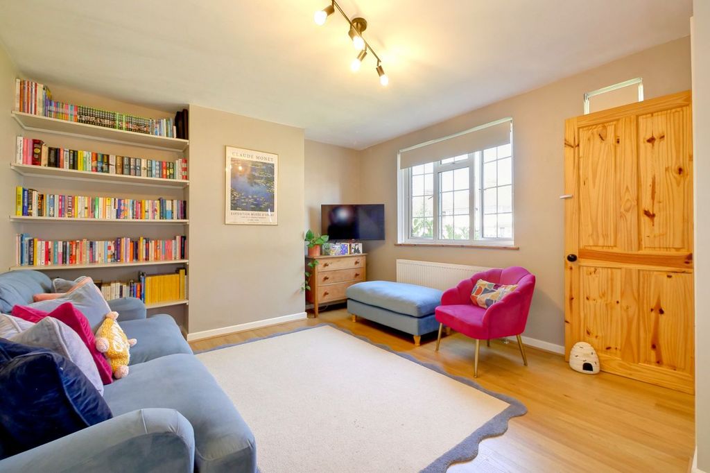Property photo 2 of 37