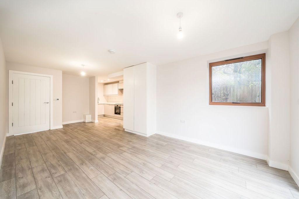 Additional image 7 of 2 bed maisonette for saleRussell Road, Mitcham CR4