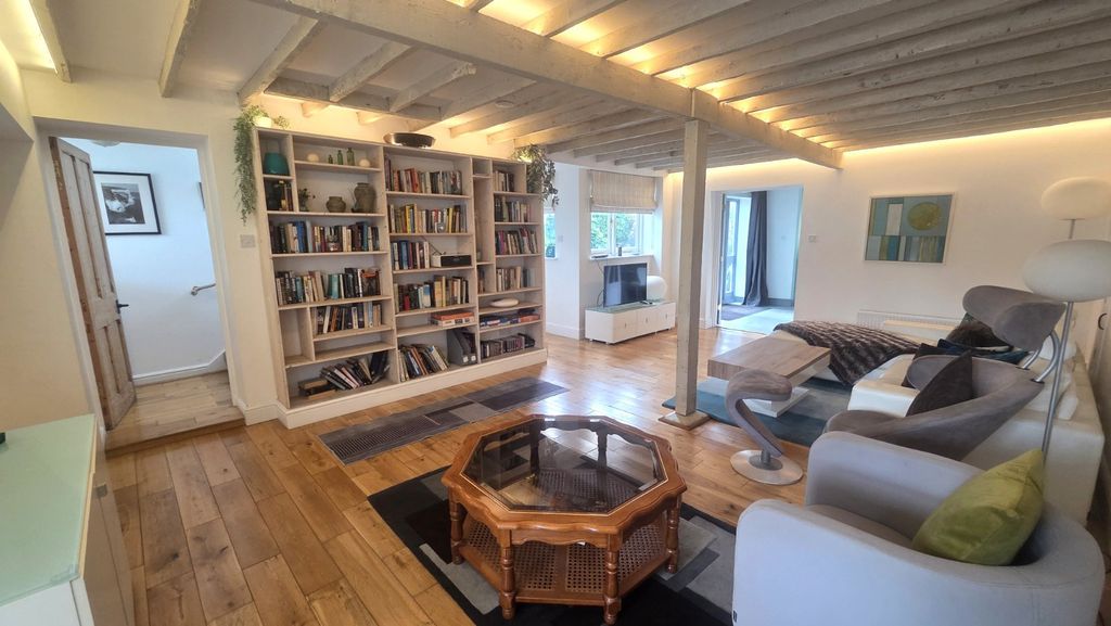 Property photo 3 of 23 Picture No. 21