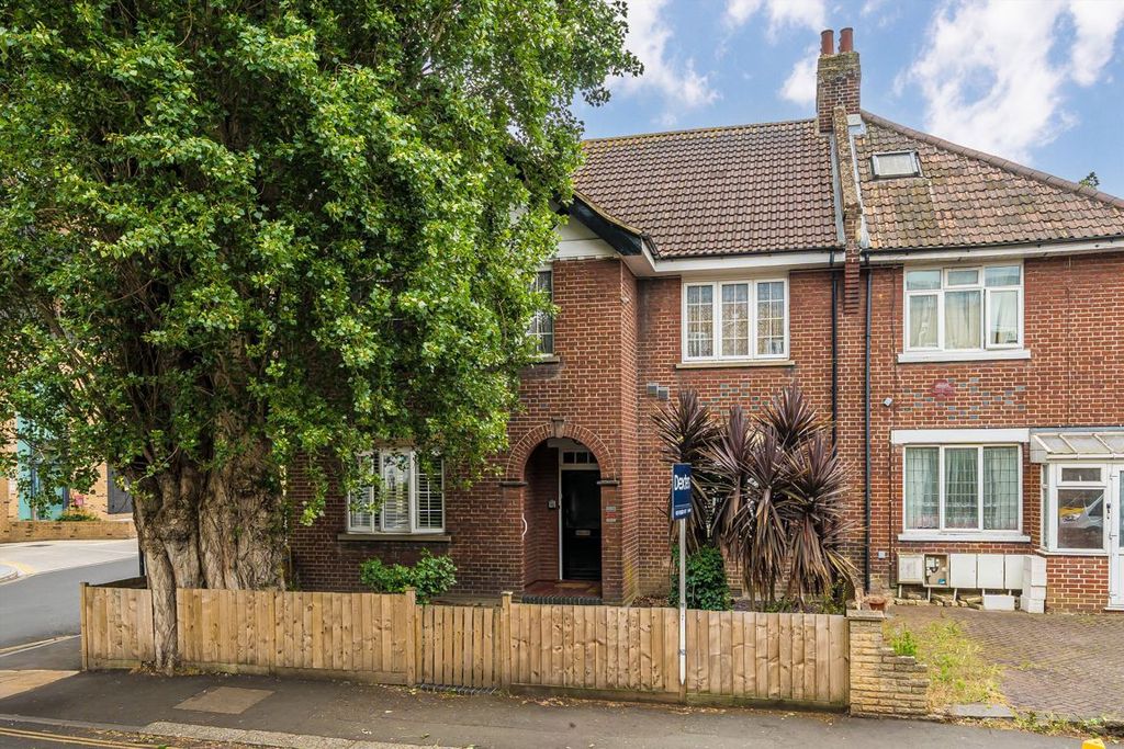Property photo 1 of 5