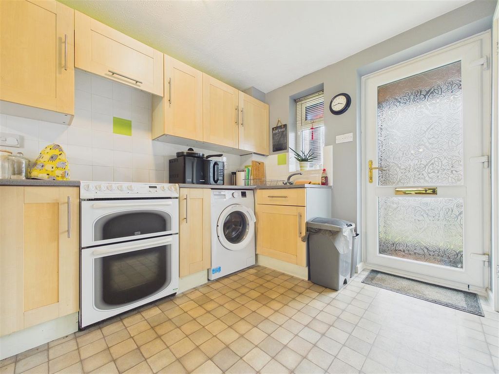 Property photo 3 of 9 Cam01407G0-Pr0090-Still005.Jpg