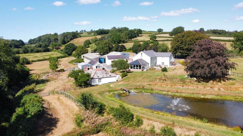 Property photo 2 of 47