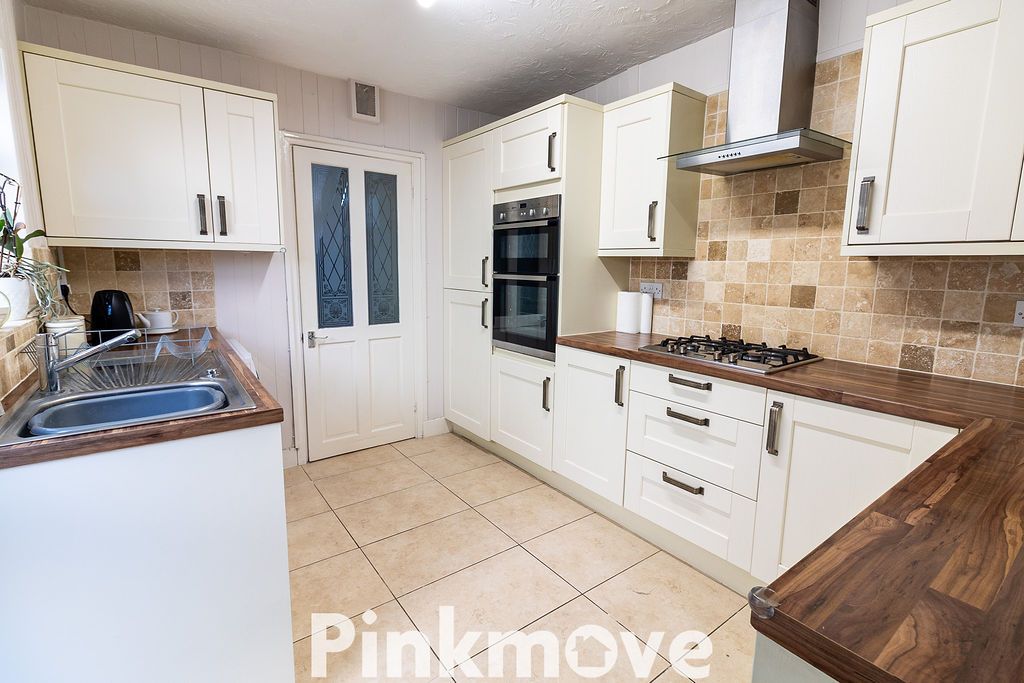 Property photo 3 of 21