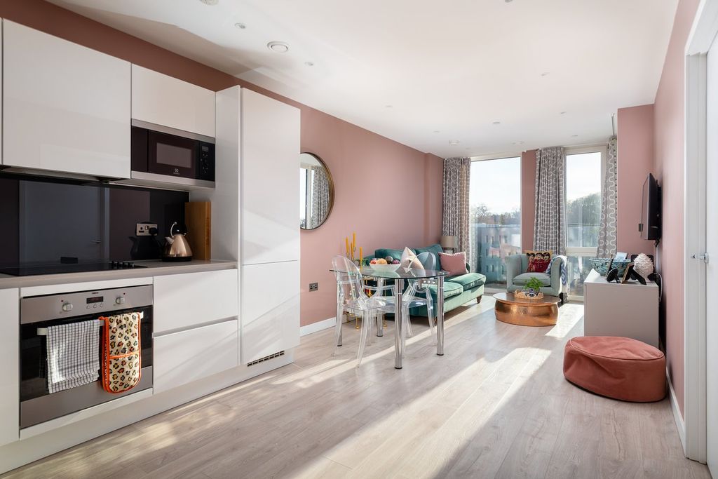 Property photo 2 of 24