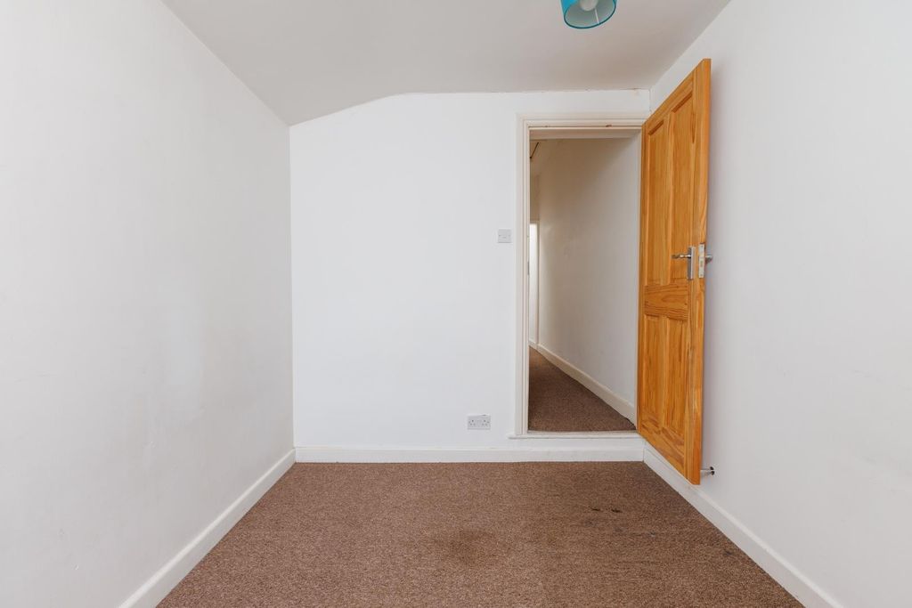 Property photo 3 of 22 62 Goodhind Street--2.Jpg