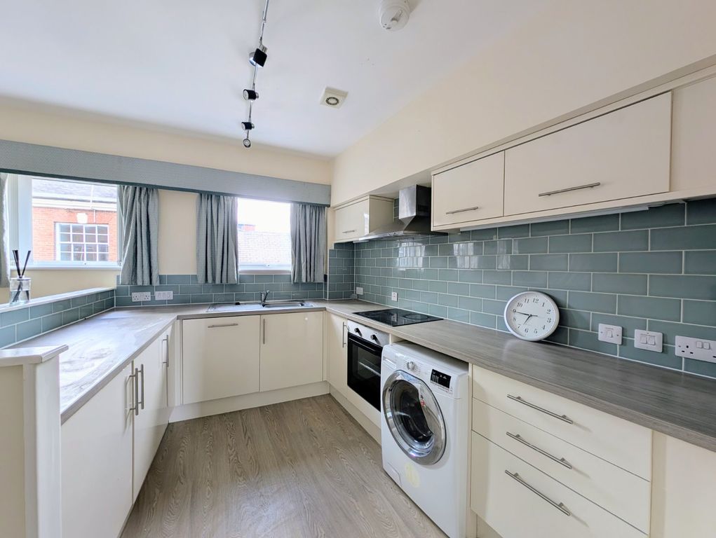 Property photo 2 of 13 Picture No. 32