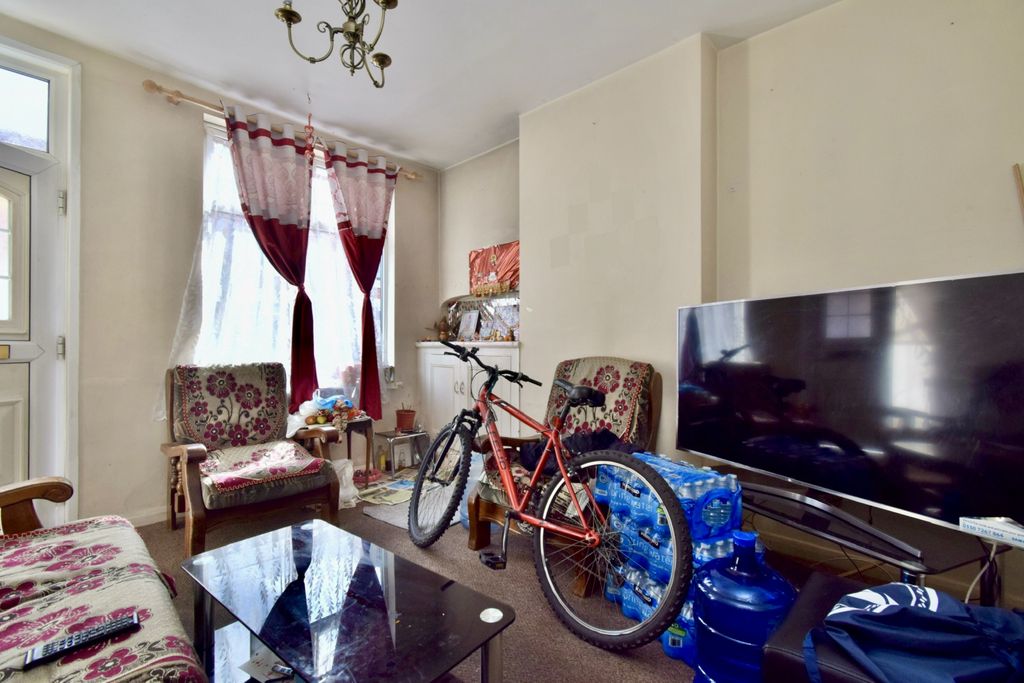Property photo 2 of 10 Gallery