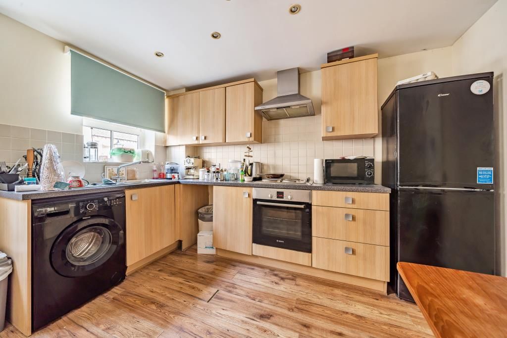 Property photo 3 of 12 Kitchen
