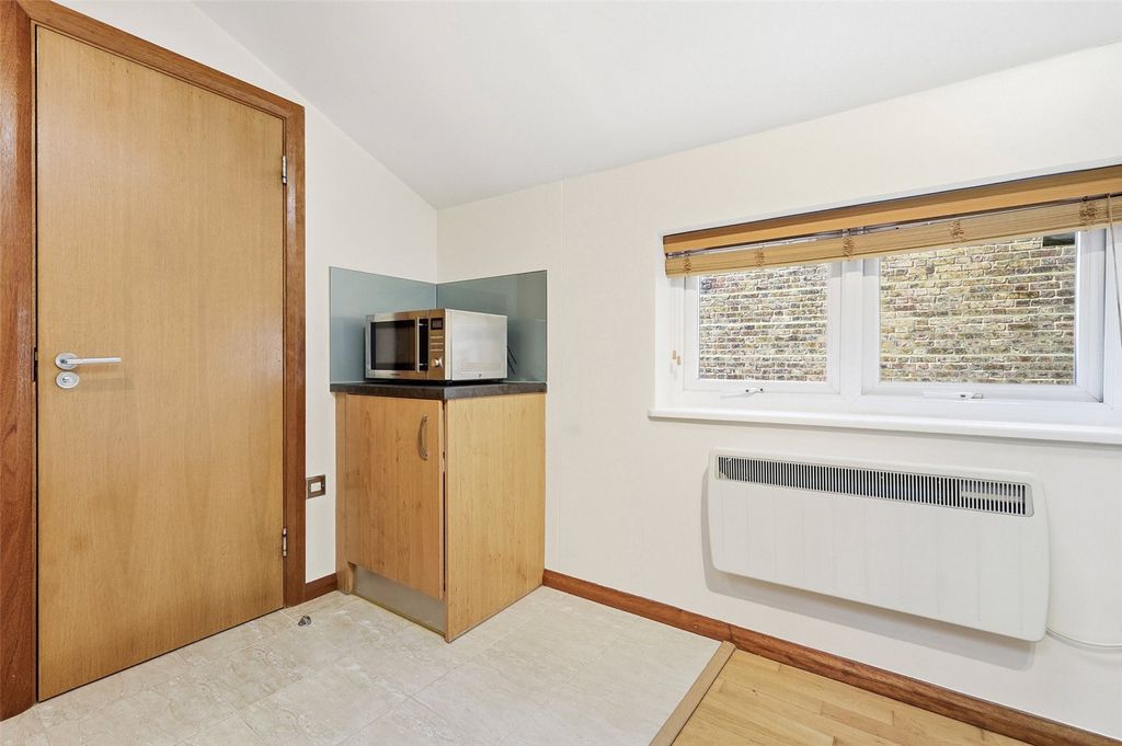 Property photo 3 of 10 Picture No. 05