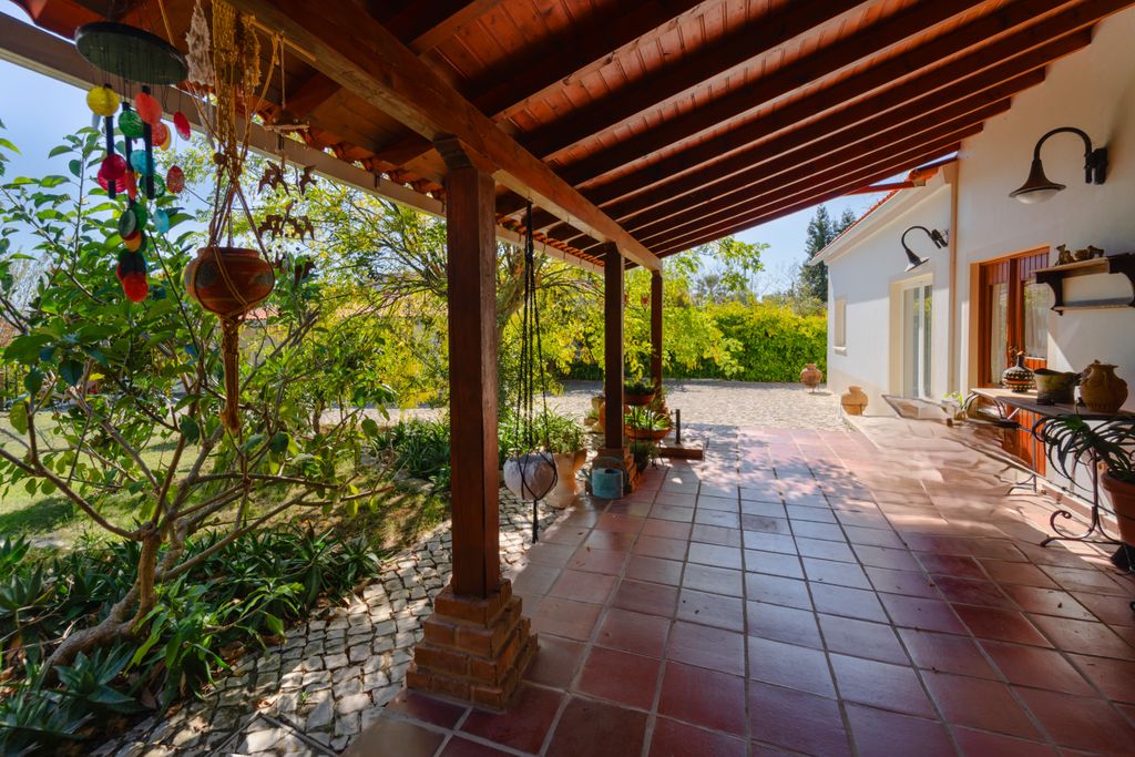 Property photo 2 of 31