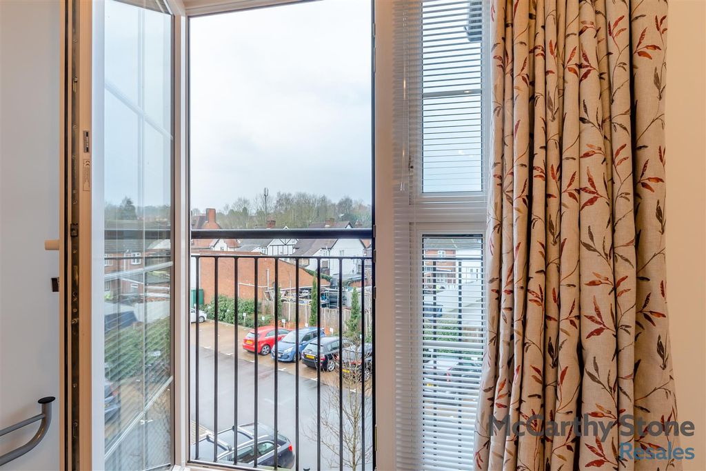 Property photo 3 of 29 8635811-Interior13.Jpg