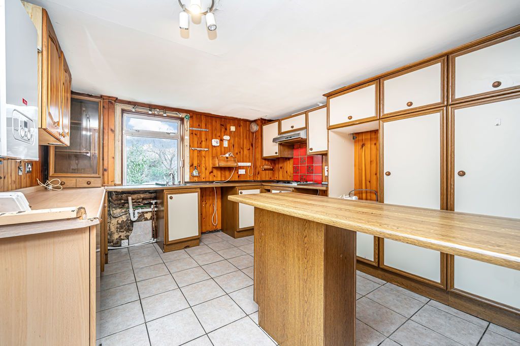 Property photo 2 of 21 Kitchen