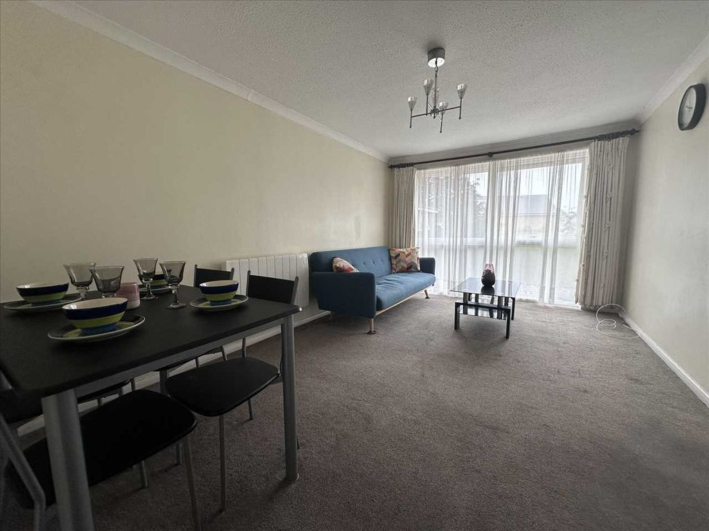 Property photo 2 of 5 Lounge