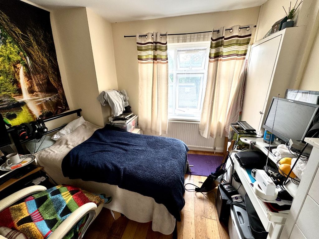 Property photo 3 of 15 4217387