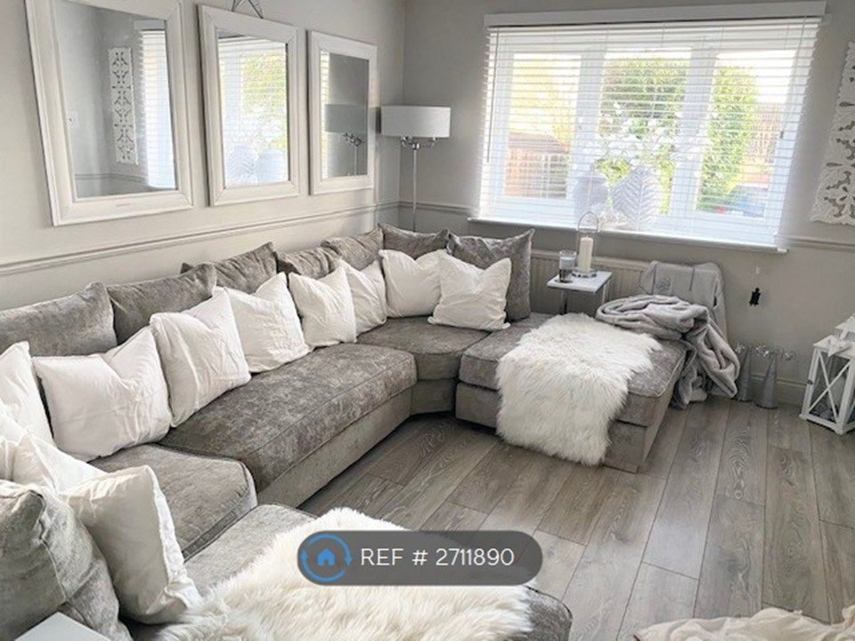 Property photo 2 of 9 Living Room