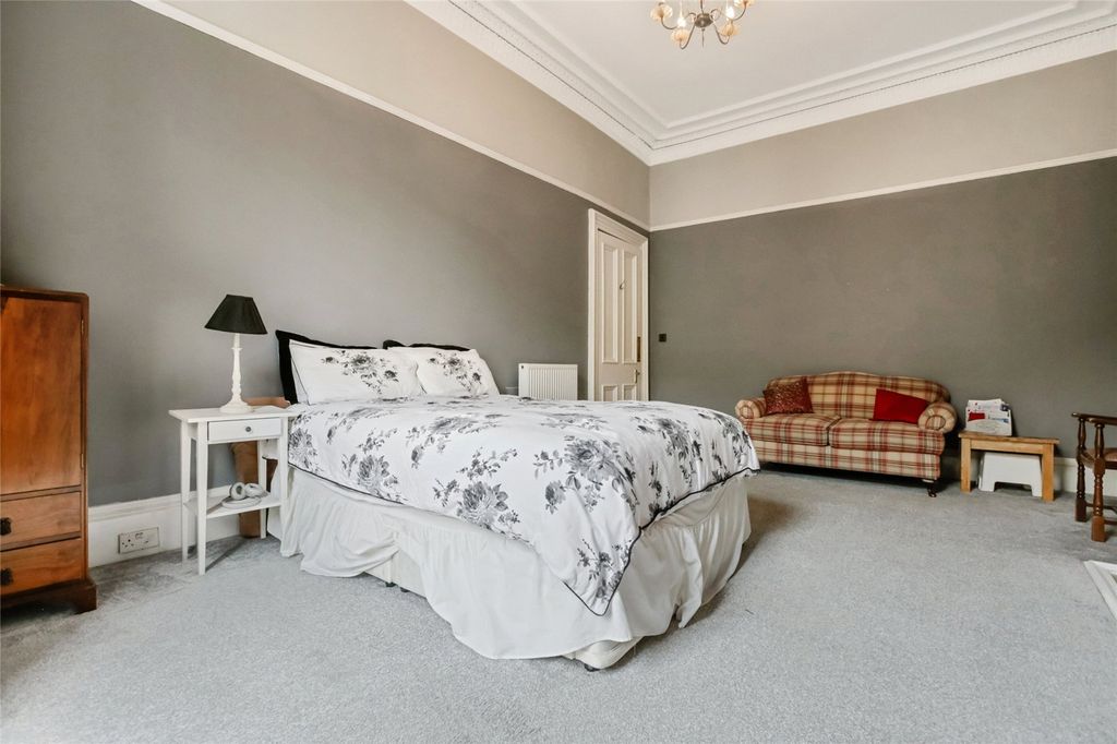Property photo 3 of 18 Bedroom 1