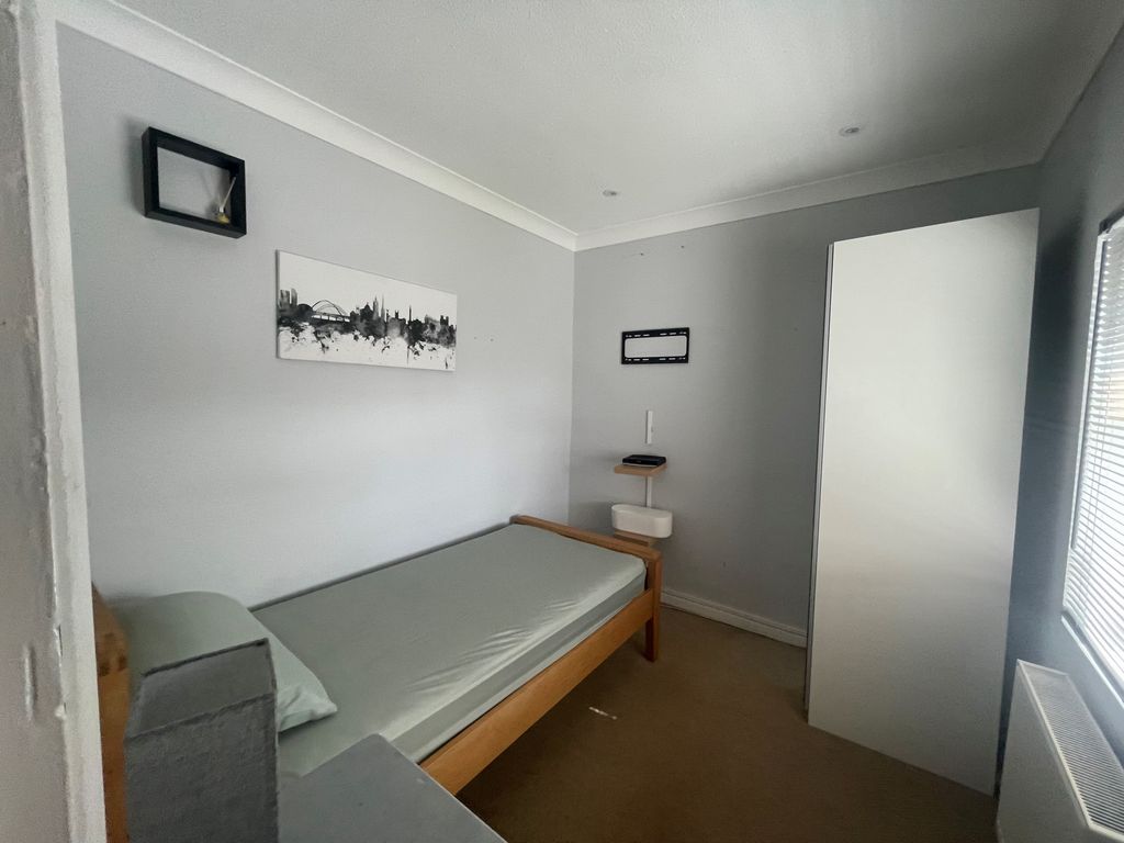 Property photo 3 of 11 Photo 3
