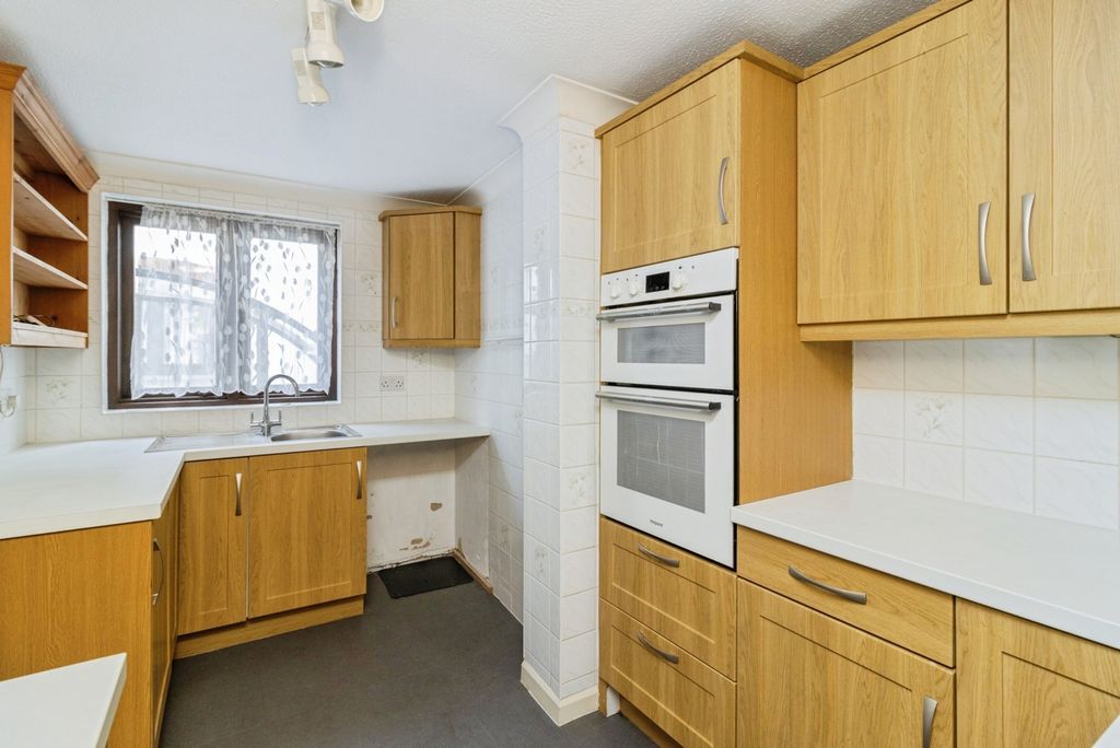 Property photo 3 of 17 Photo