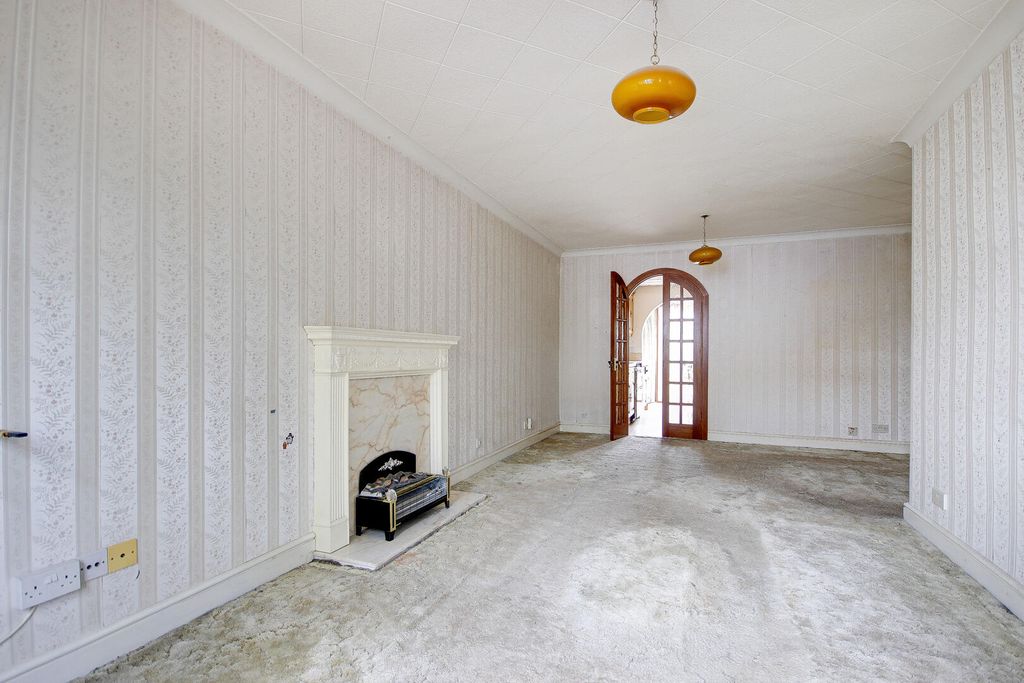 Property photo 2 of 19 Living Room