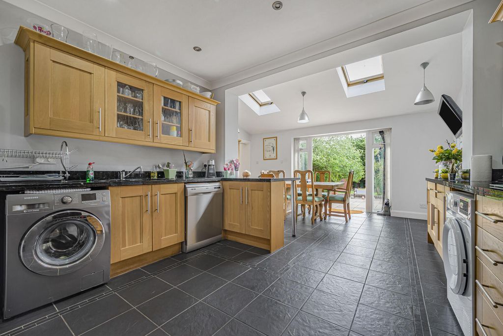 Property photo 2 of 25 Kitchen