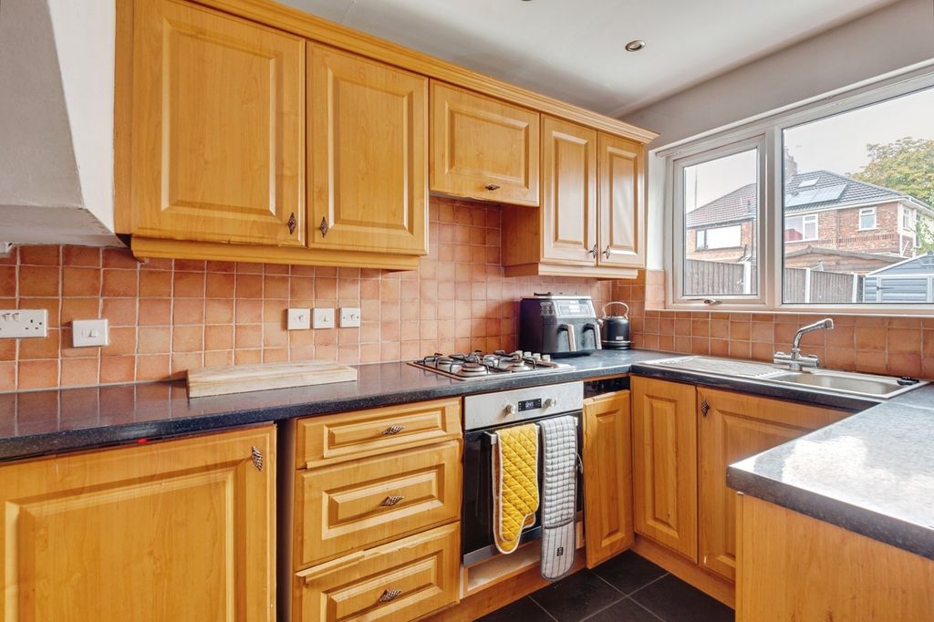 Property photo 2 of 20 Pbox-Img.Jpg