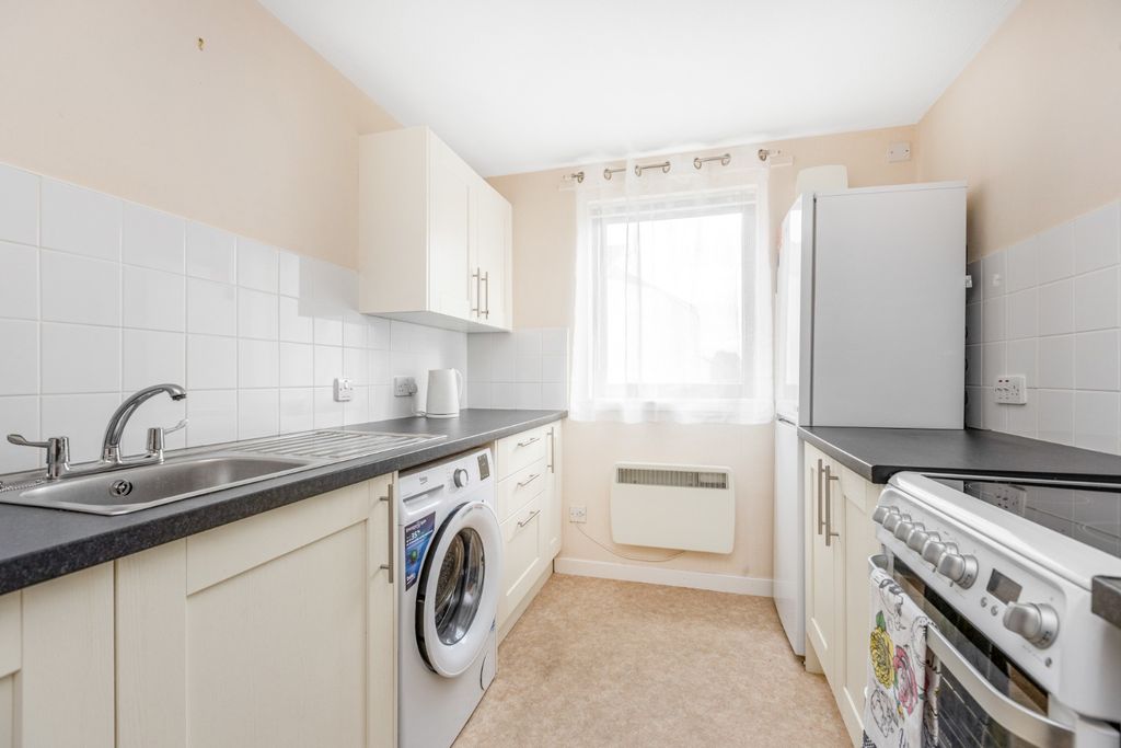 Property photo 3 of 14