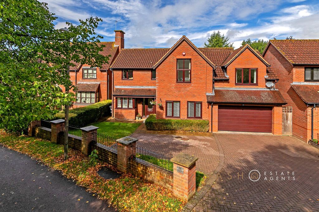 Property photo 1 of 35