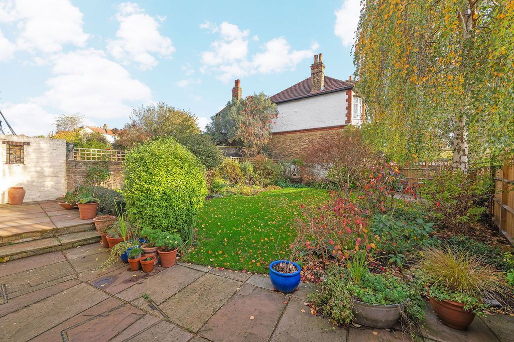 Property photo 2 of 53