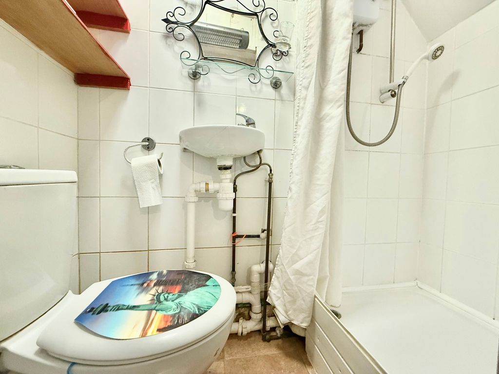 Property photo 3 of 5