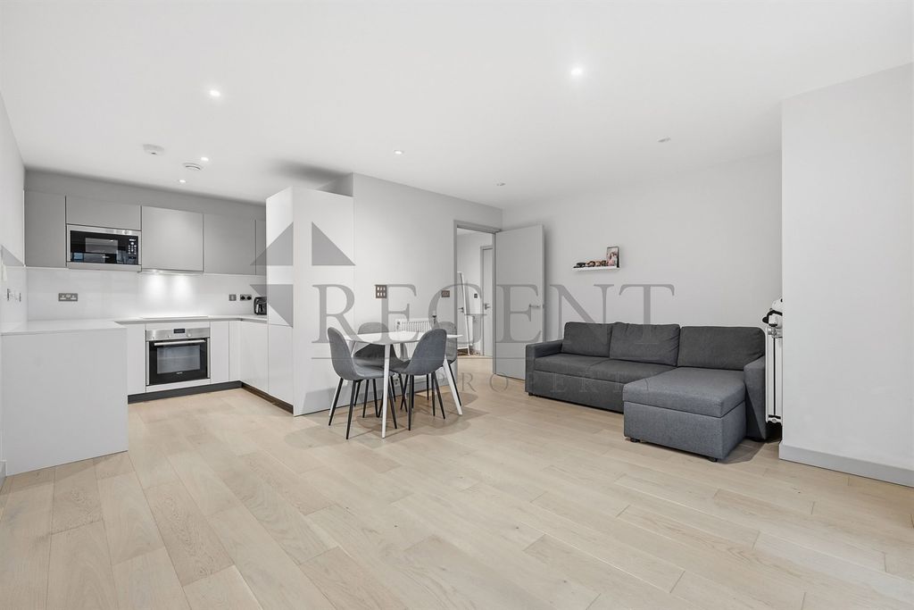 Property photo 1 of 17 (Main)