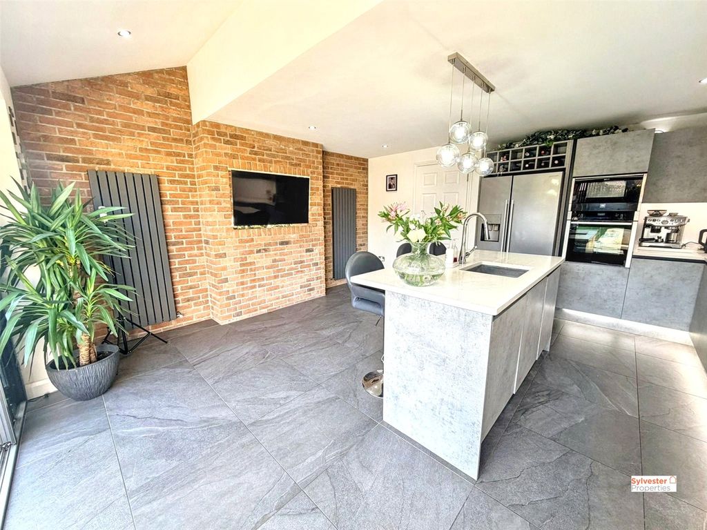 Property photo 3 of 25 Picture No. 24