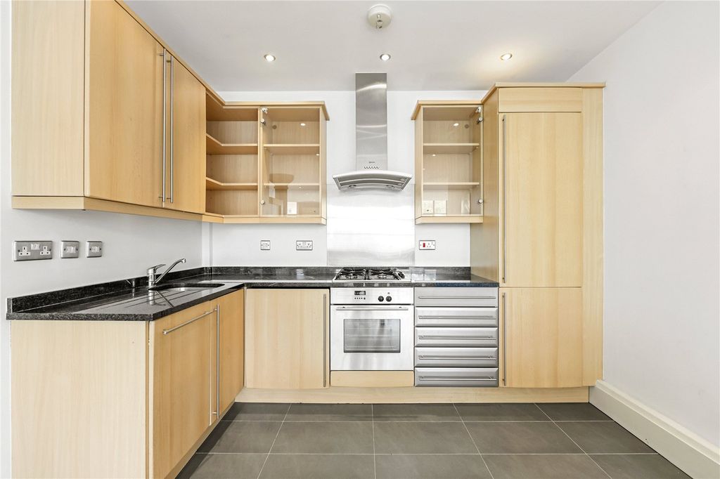 Property photo 3 of 11 Picture No. 21