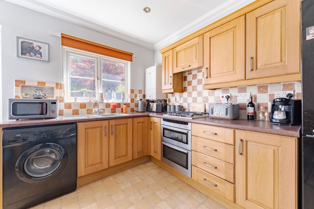 Property photo 2 of 14