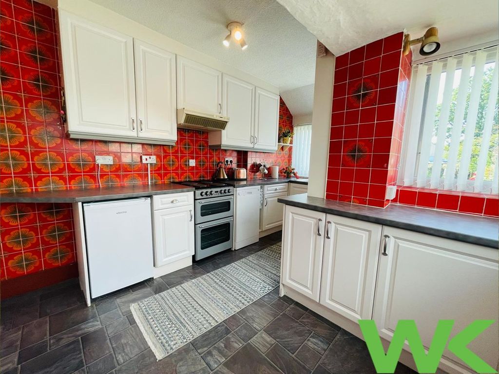 Property photo 3 of 15 Kitchen