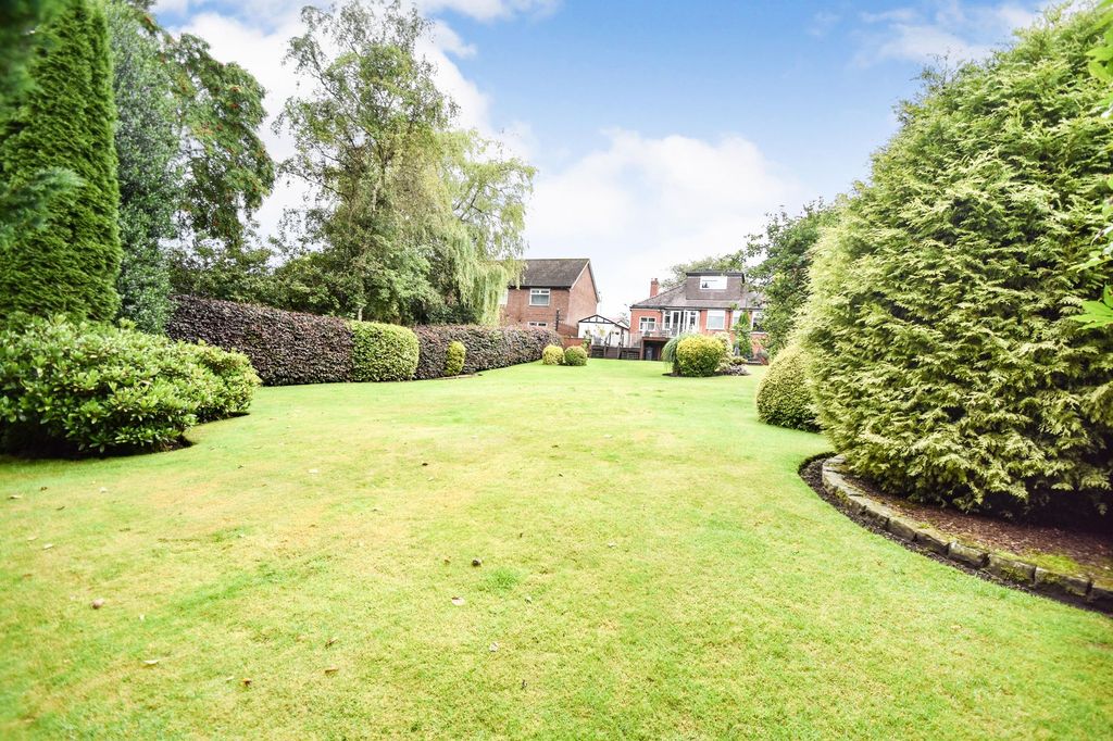 Property photo 2 of 37