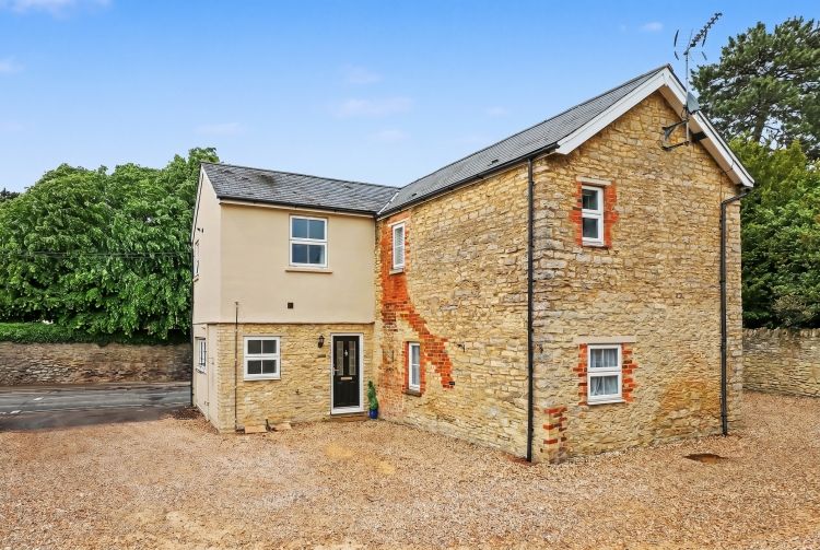 Property photo 1 of 8 329181