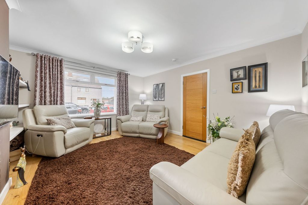 Property photo 2 of 31
