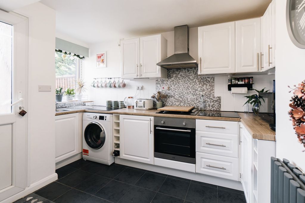 Property photo 2 of 15 Kitchen
