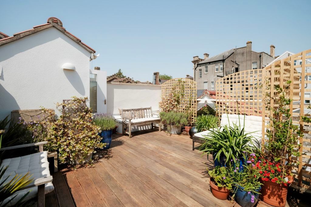 Property photo 2 of 19 Roof Terrace